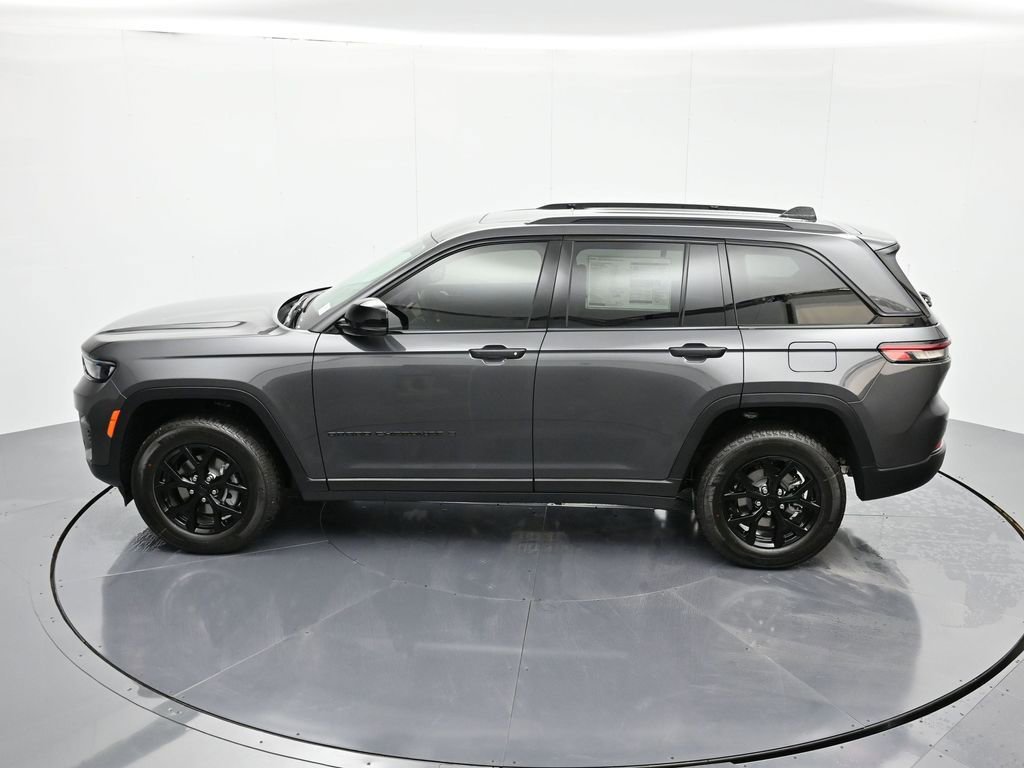 New 2025 Jeep Grand Cherokee Altitude image 37