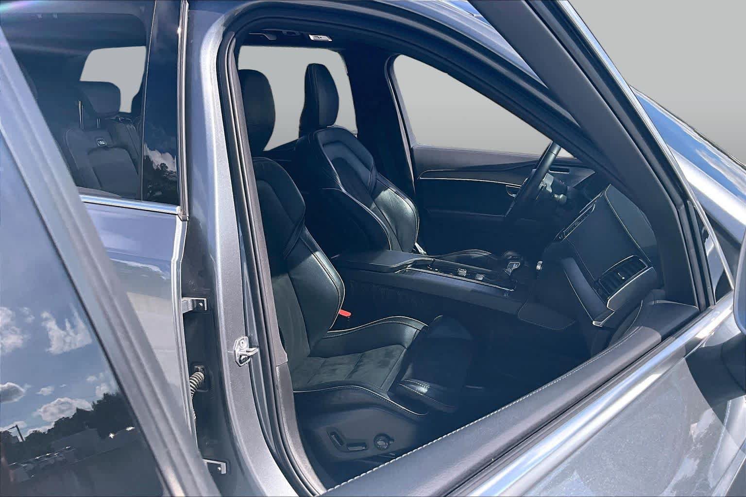 Used 2019 Volvo XC90 T6 R-Design w/ Advanced Package AWD/4WD image 9