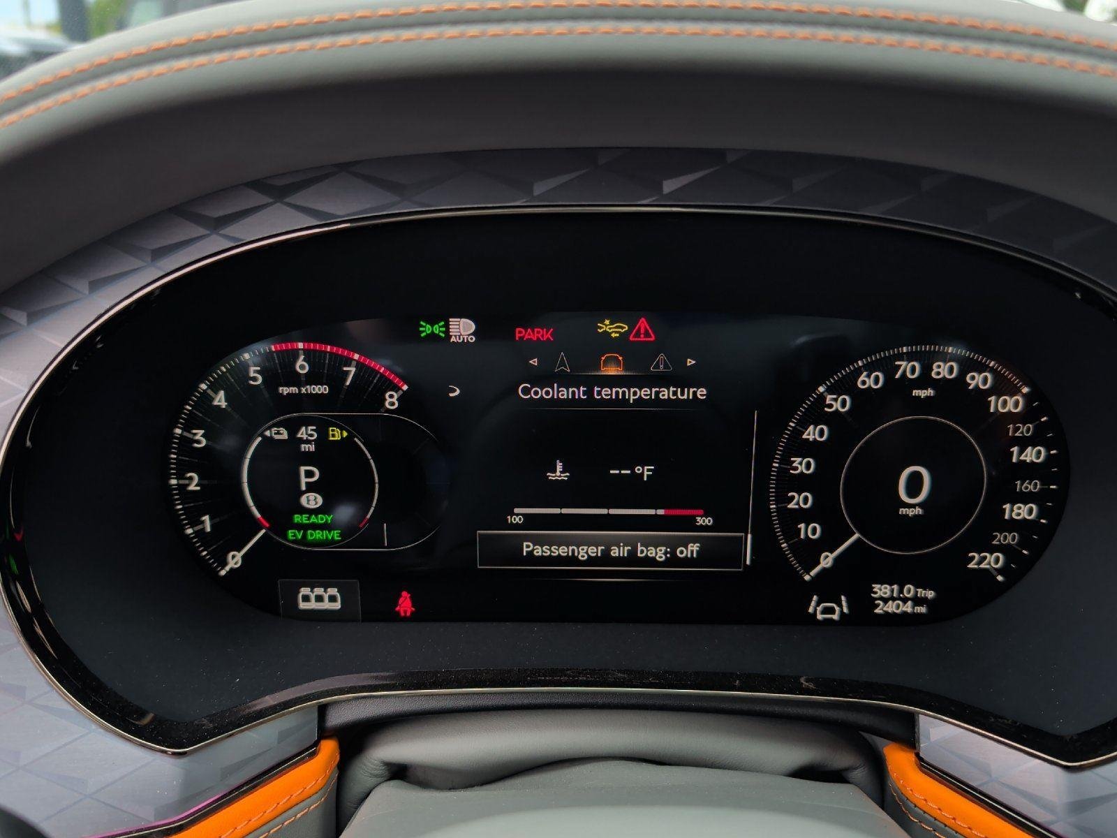 New 2025 Bentley Flying Spur Plug-In Hybrid AWD/4WD image 28