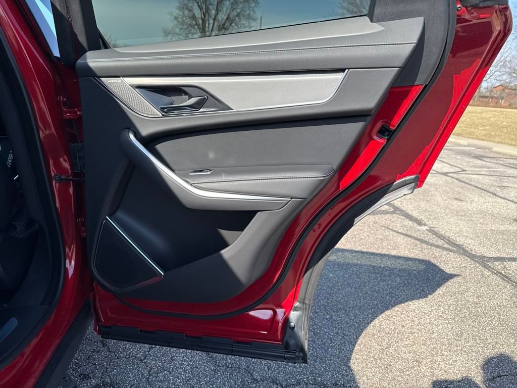 Used 2026 Jaguar F-PACE R-Dynamic S image 18