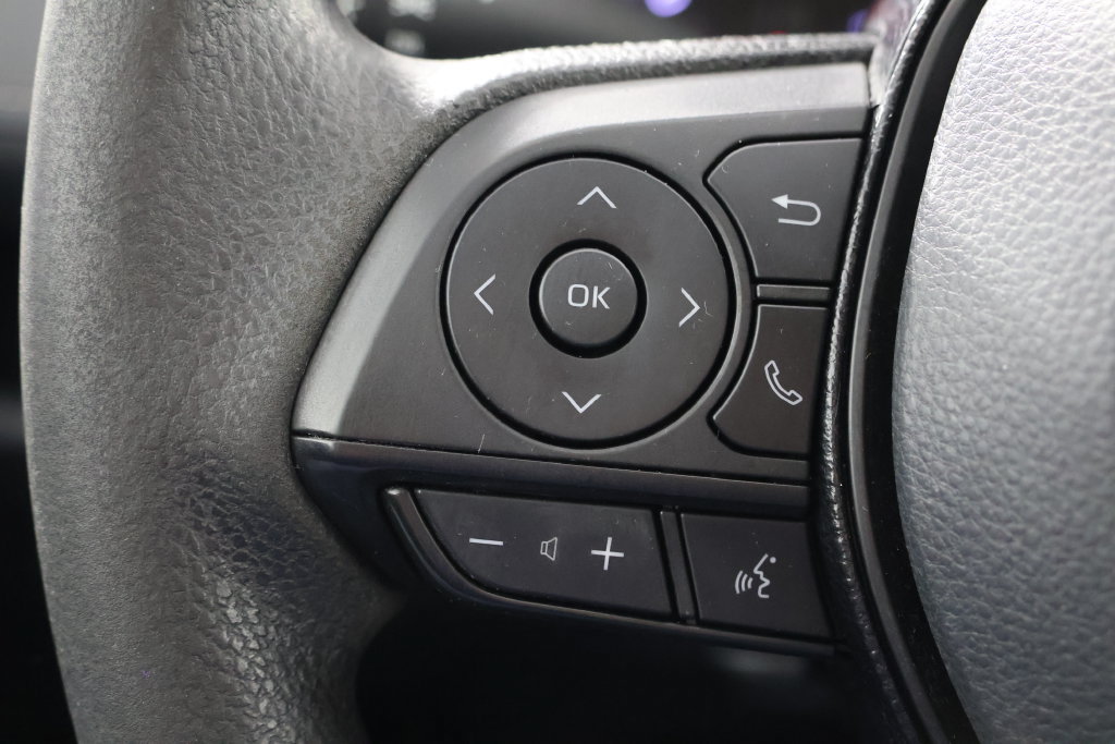 Used 2022 Toyota RAV4 LE AWD/4WD image 11