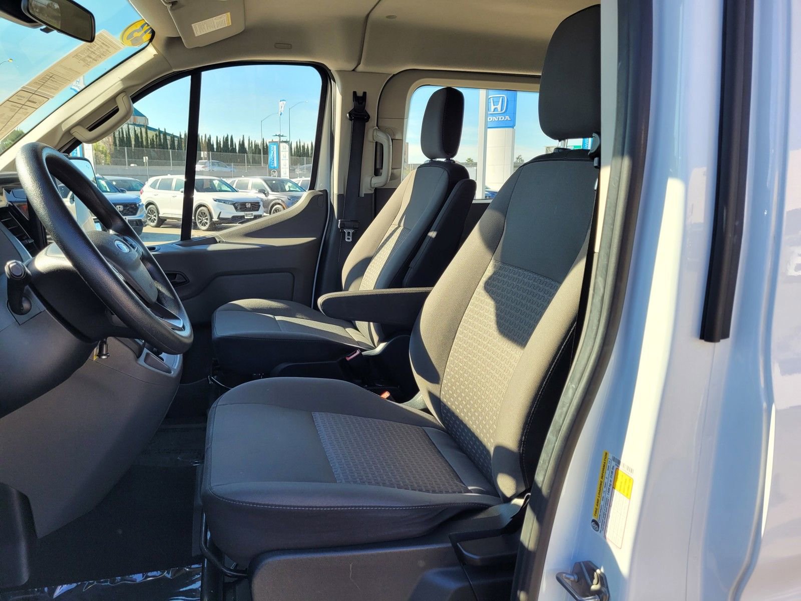 Used 2023 Ford Transit 350 XLT image 10