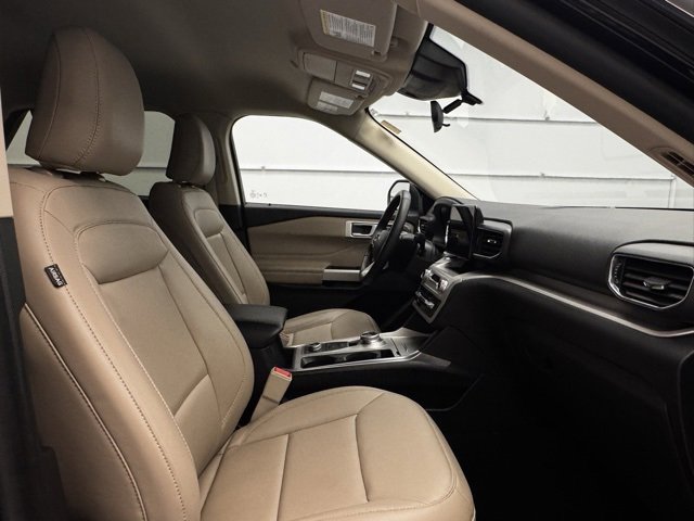 Used 2023 Ford Explorer XLT w/ Equipment Group 202A image 23