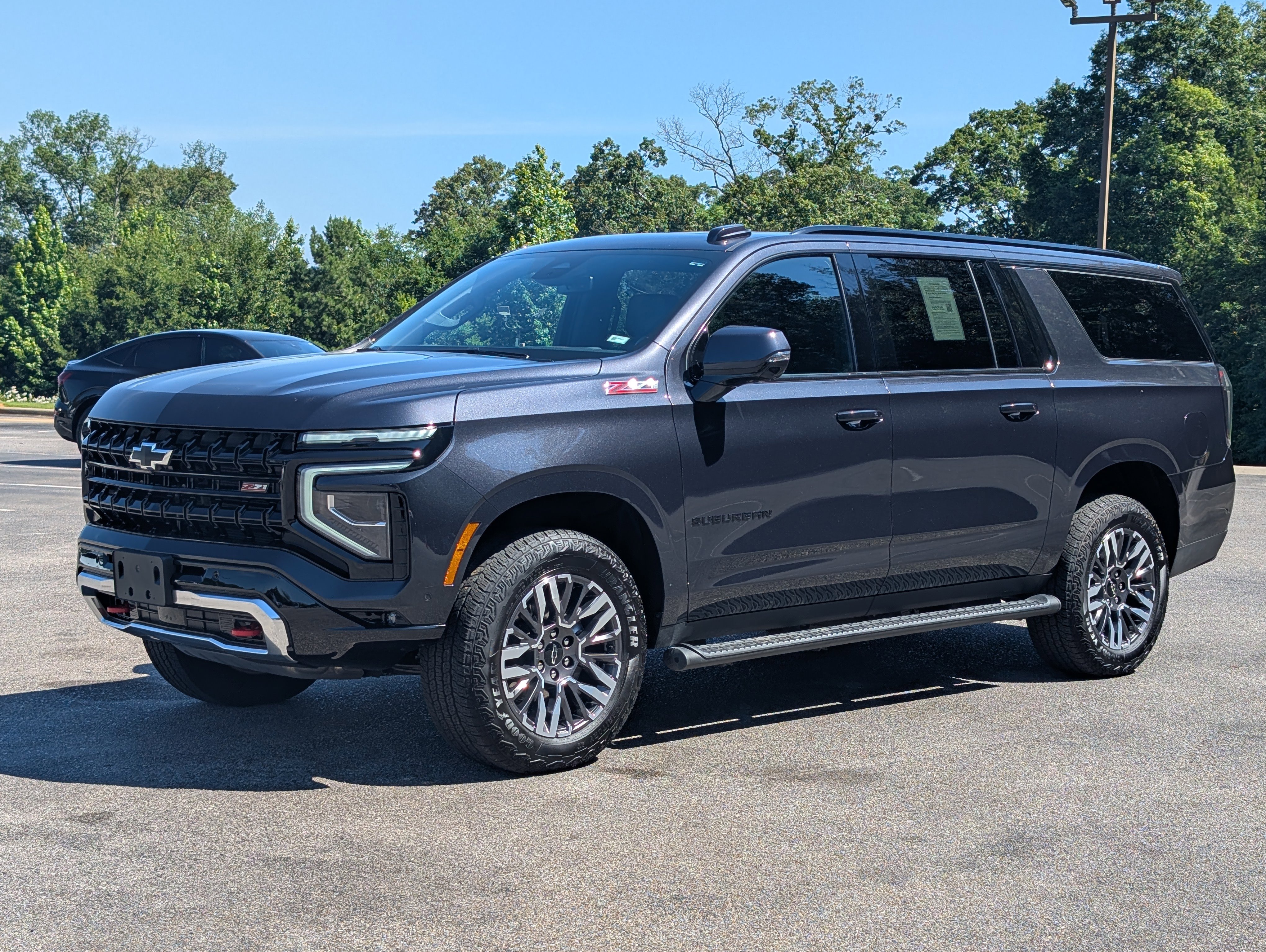 Used 2026 Chevrolet Suburban Z71 w/ Comfort Package AWD/4WD image 5