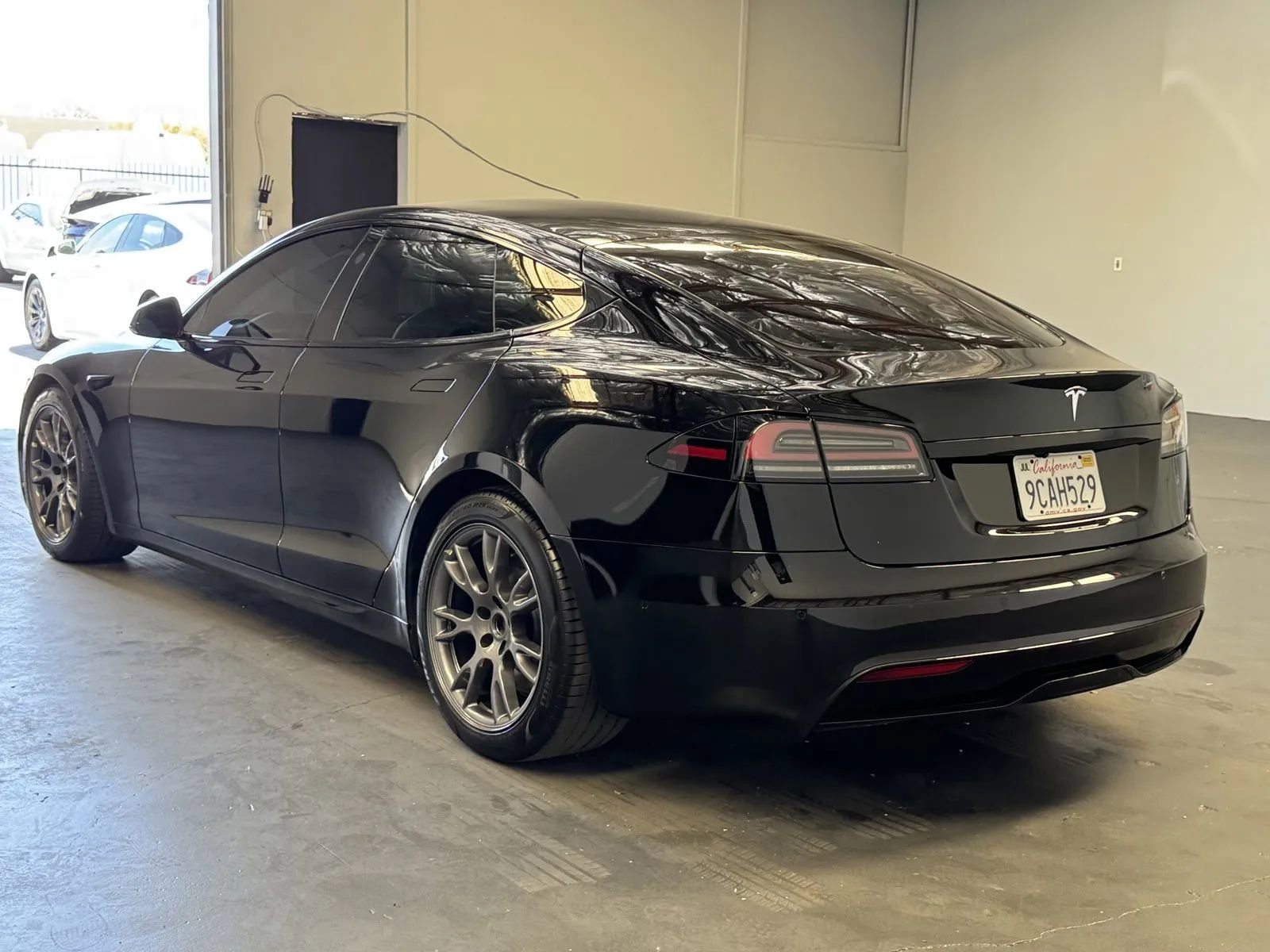 Used 2022 Tesla Model S image 2