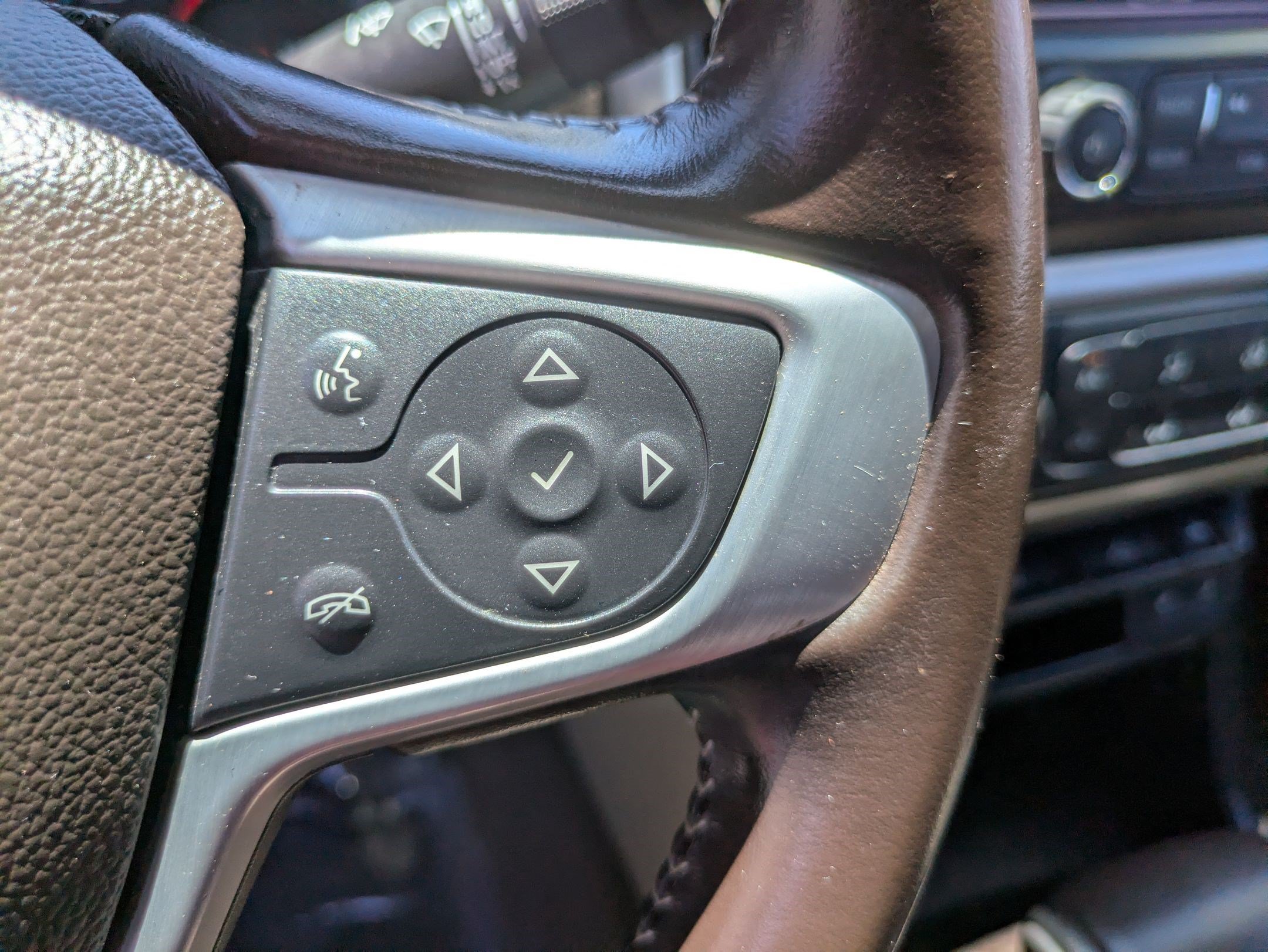 Used 2018 GMC Canyon SLT AWD/4WD image 18