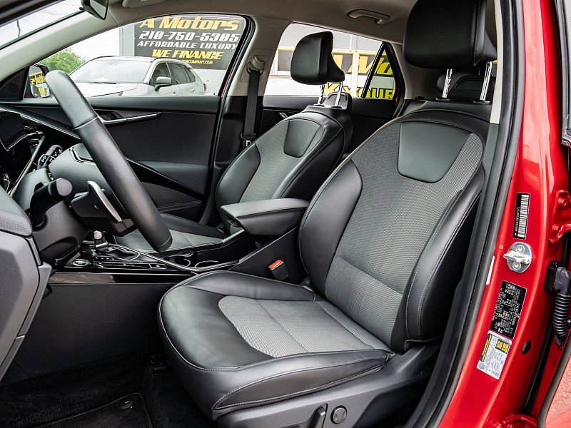 Used 2023 Kia Niro EX FWD image 15
