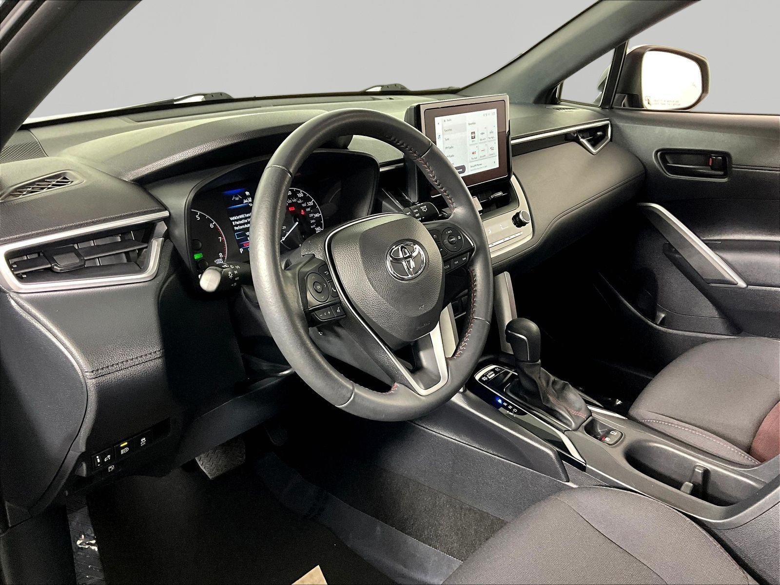Used 2024 Toyota Corolla Cross AWD Hybrid image 17