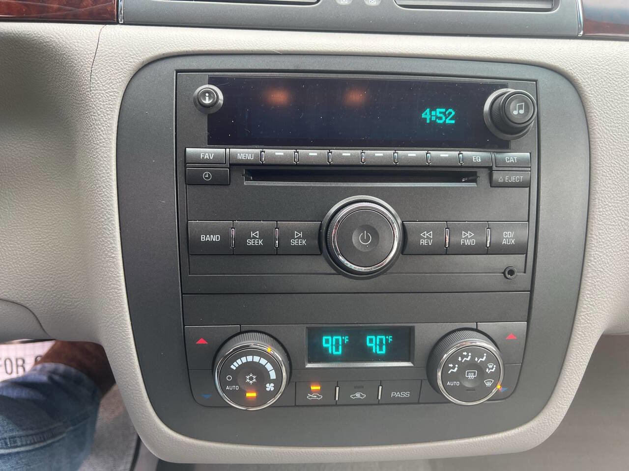 Used 2007 Buick Lucerne CXL image 32