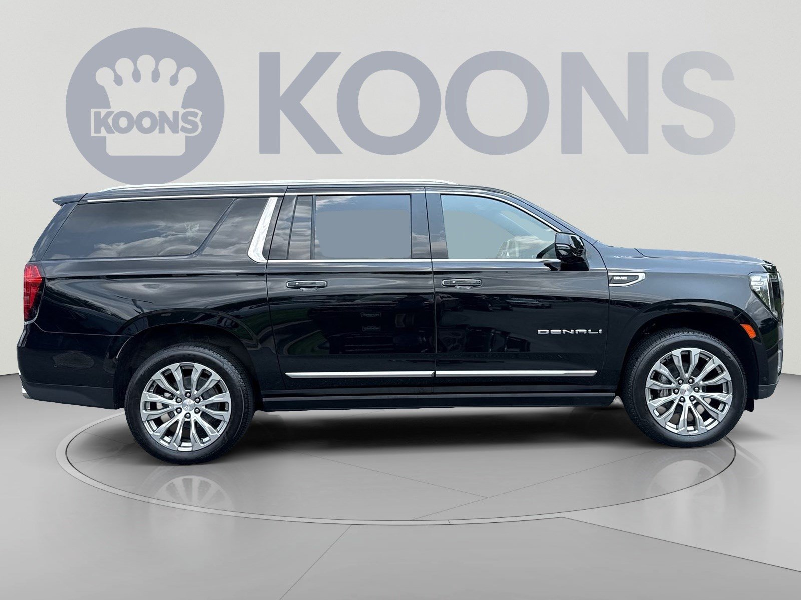 Used 2024 GMC Yukon XL Denali w/ Denali Reserve Package AWD/4WD image 8