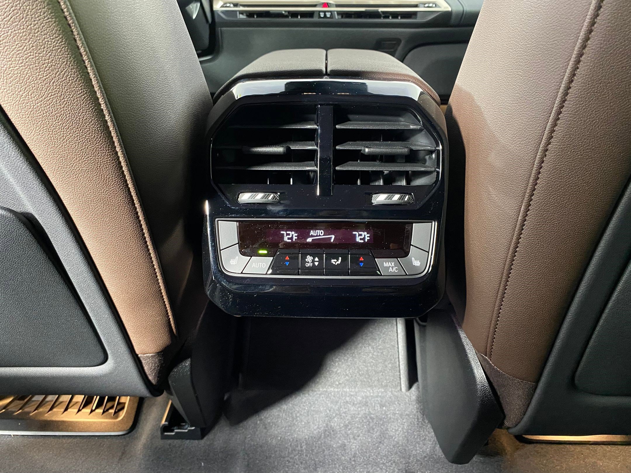 New 2026 BMW iX xDrive60 w/ Executive Package image 29