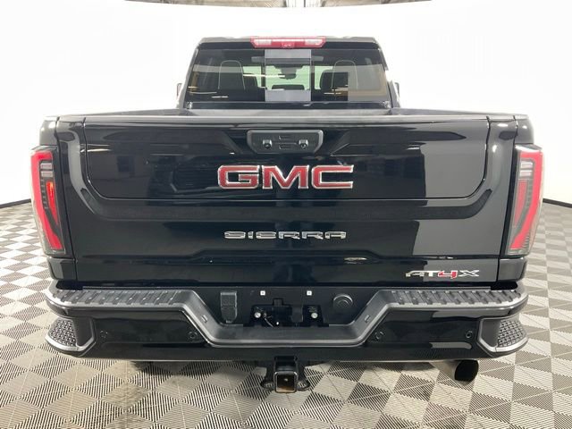 Used 2025 GMC Sierra 2500 AT4X image 5