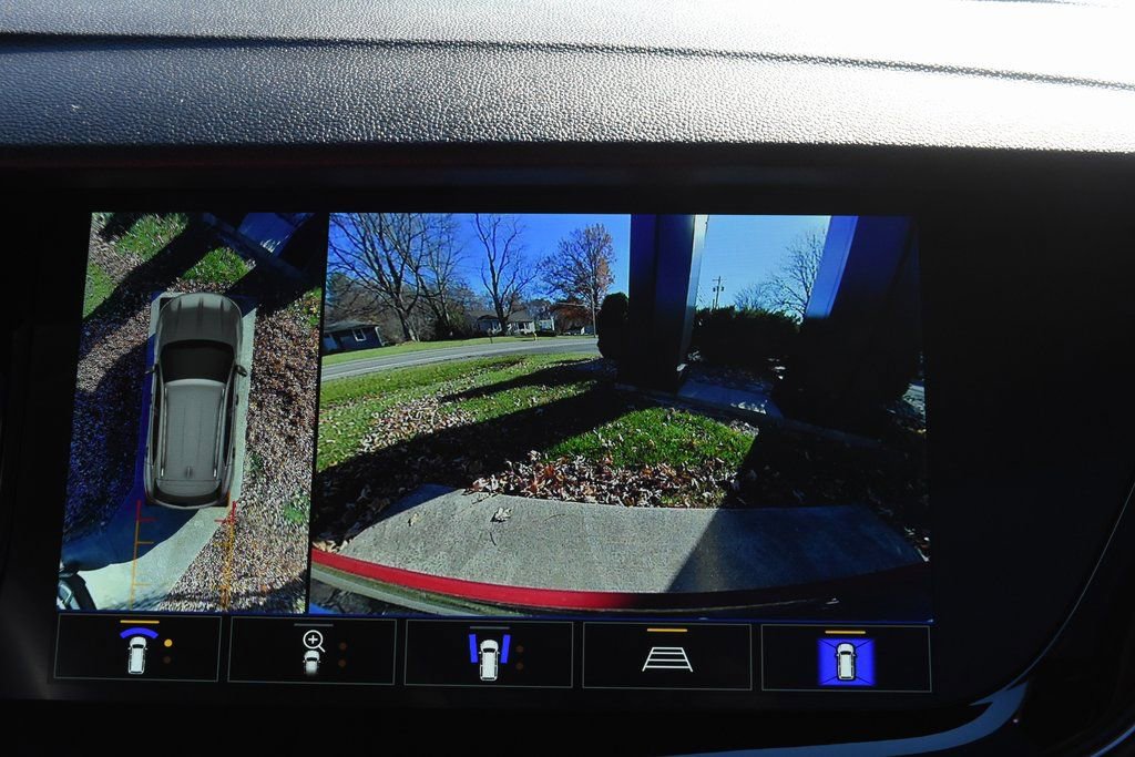 Used 2023 Buick Envision Avenir AWD/4WD image 49