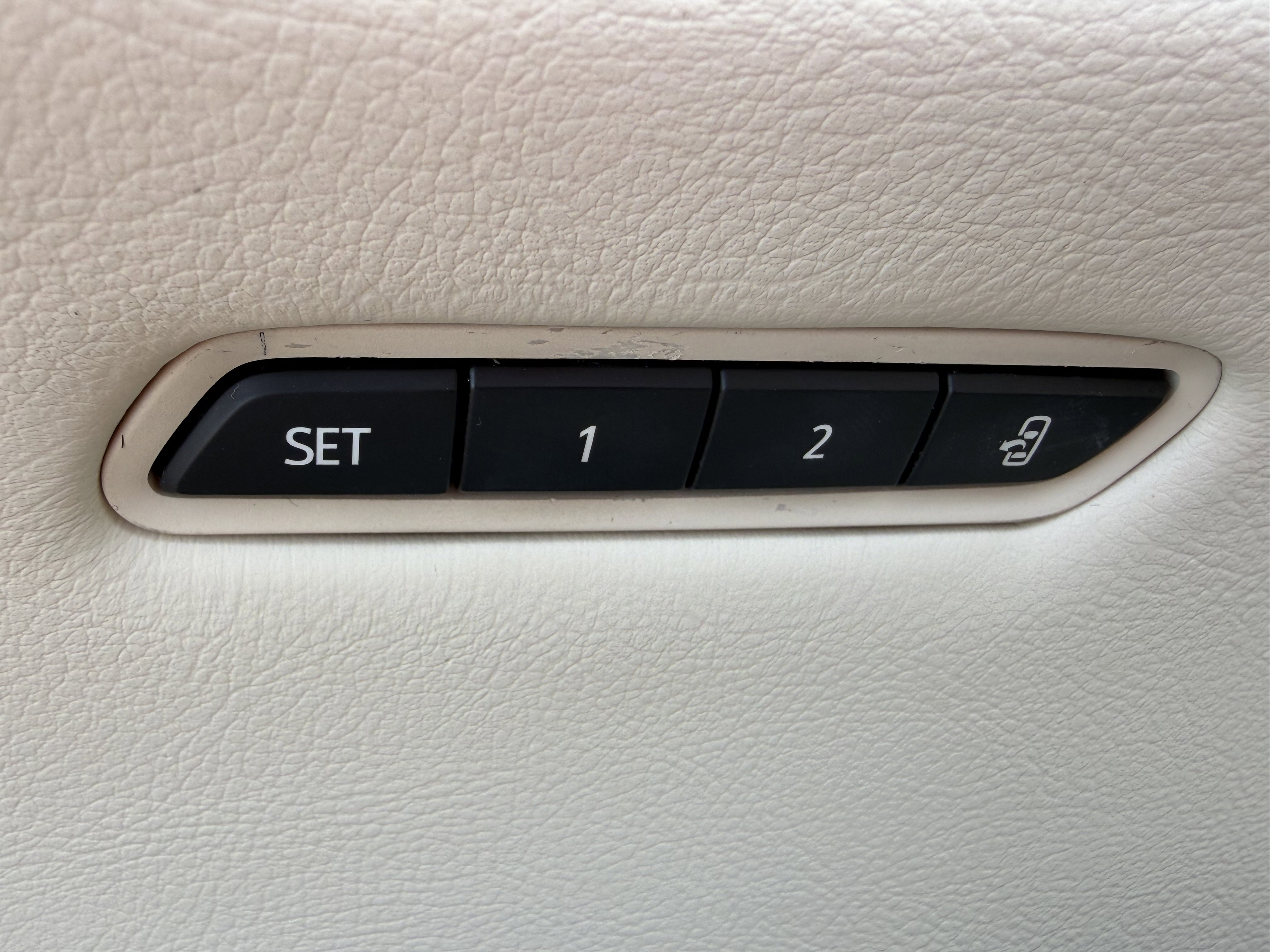 Used 2019 Cadillac XT5 Luxury AWD/4WD image 12