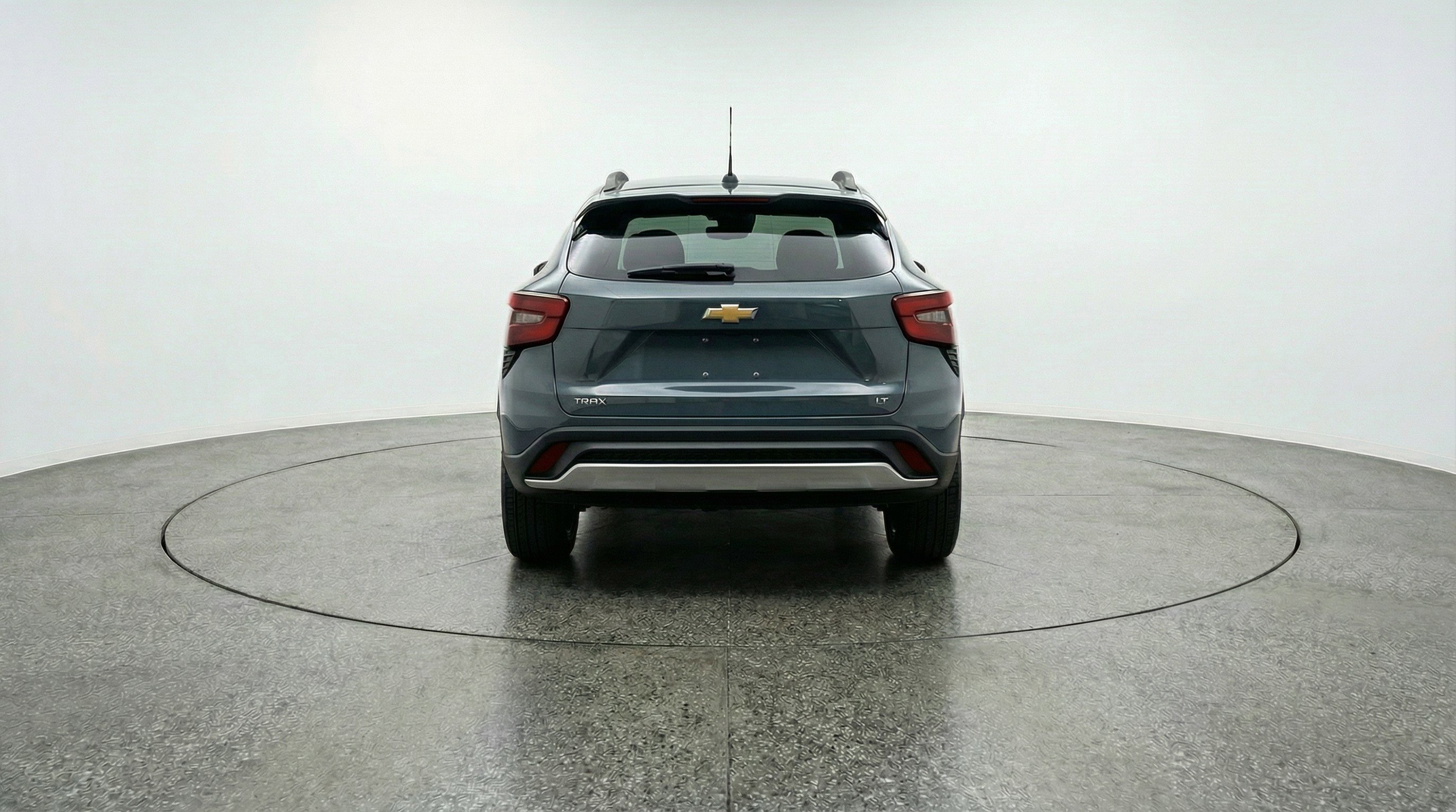 Used 2025 Chevrolet Trax LT FWD image 7