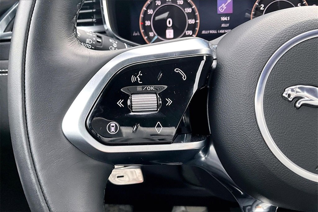 Certified 2025 Jaguar F-PACE R-Dynamic S image 20