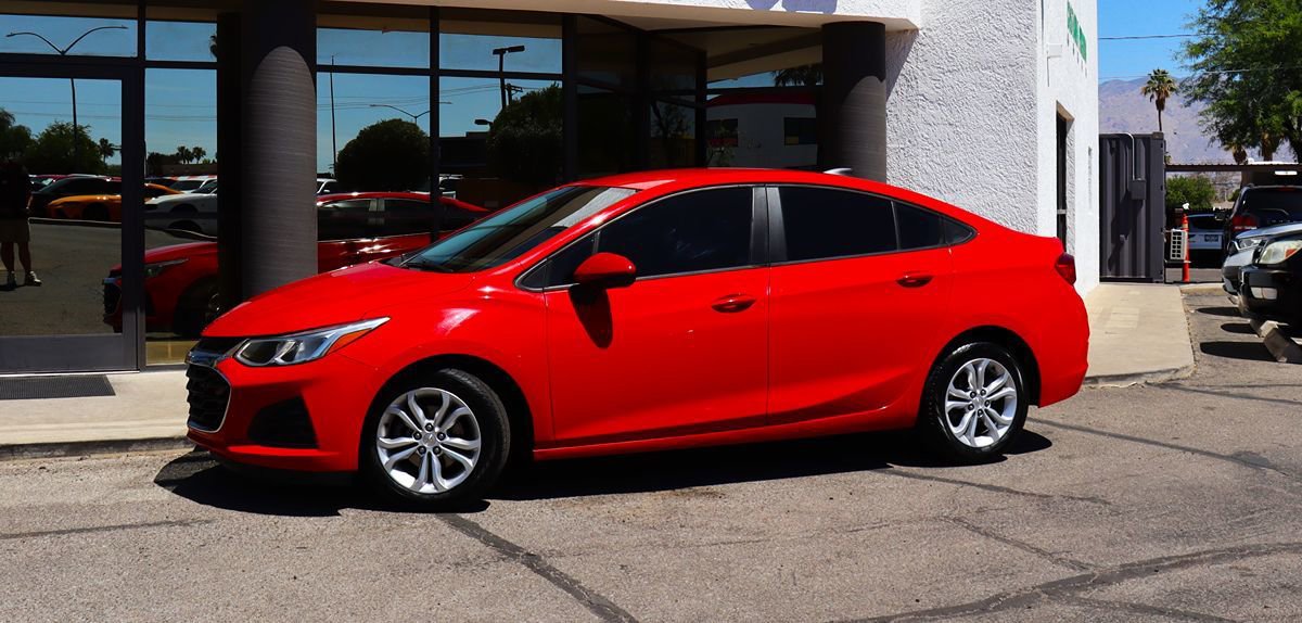 Used 2019 Chevrolet Cruze LS w/ LS Convenience Package FWD image 4