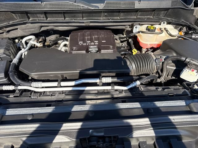 Used 2023 Chevrolet Silverado 1500 LT AWD/4WD image 23