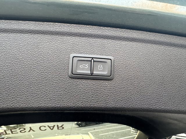 Certified 2025 Audi Q5 2.0T Premium w/ Convenience Plus Package image 32