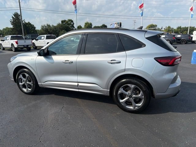 Used 2024 Ford Escape ST-Line w/ Tech Pack #1 AWD/4WD image 8