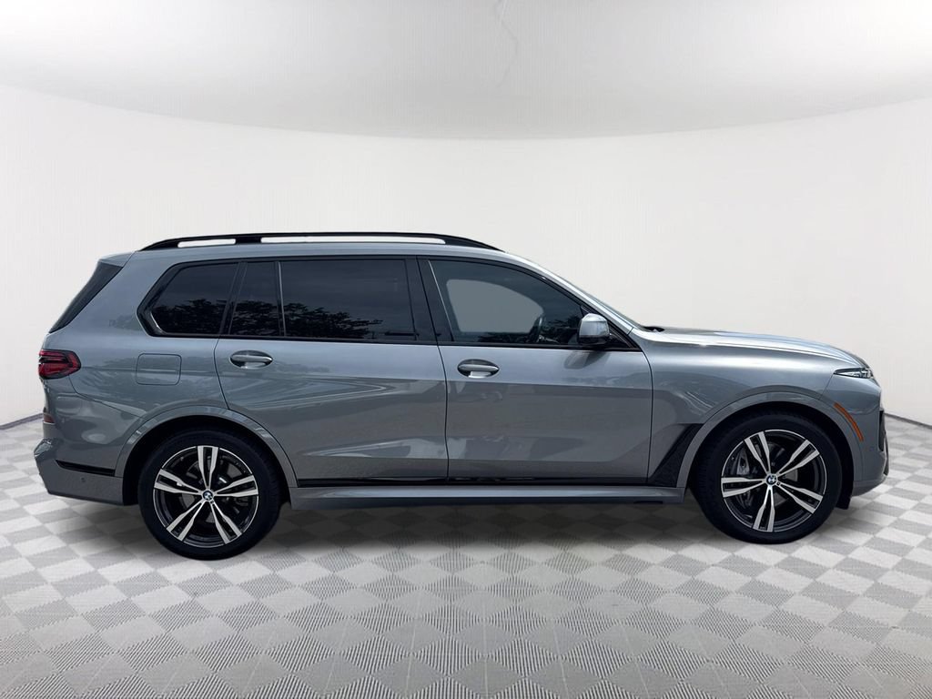 Used 2023 BMW X7 xDrive40i w/ M Sport Package AWD/4WD image 4