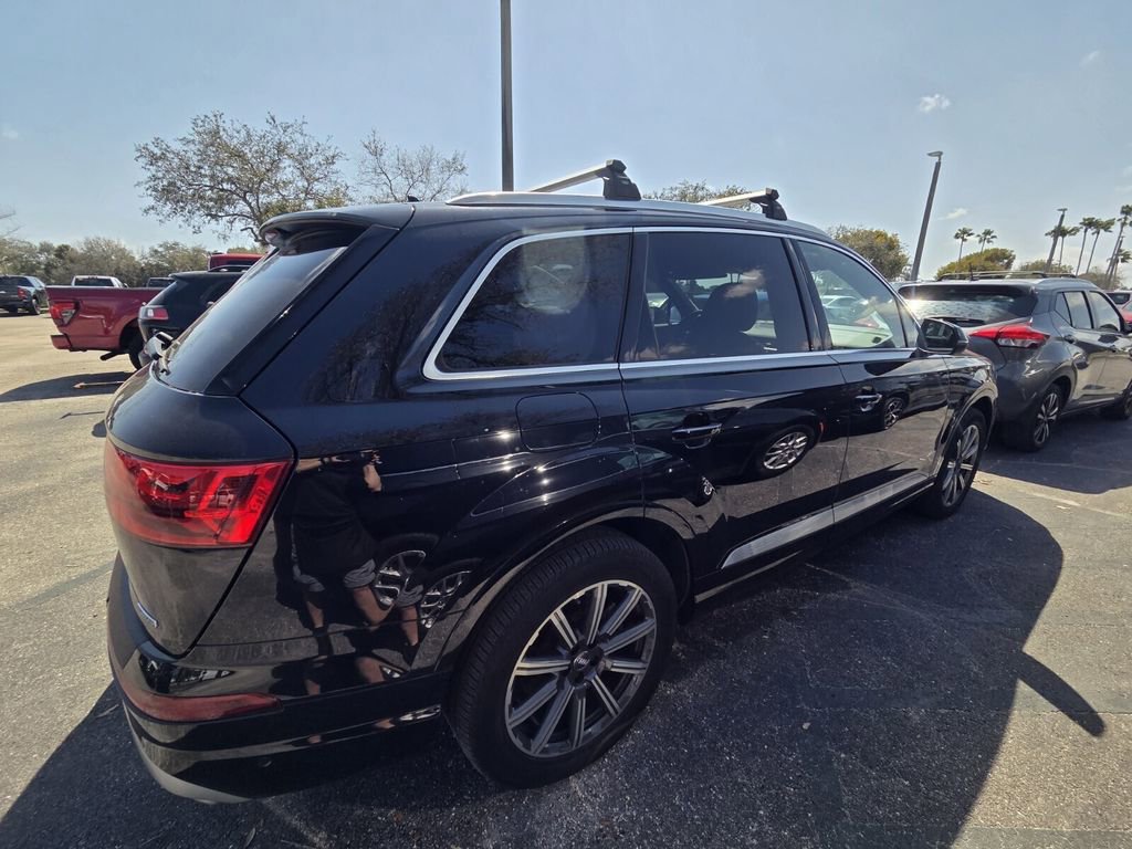 Used 2019 Audi Q7 3.0T Premium Plus w/ Premium Plus Package image 2