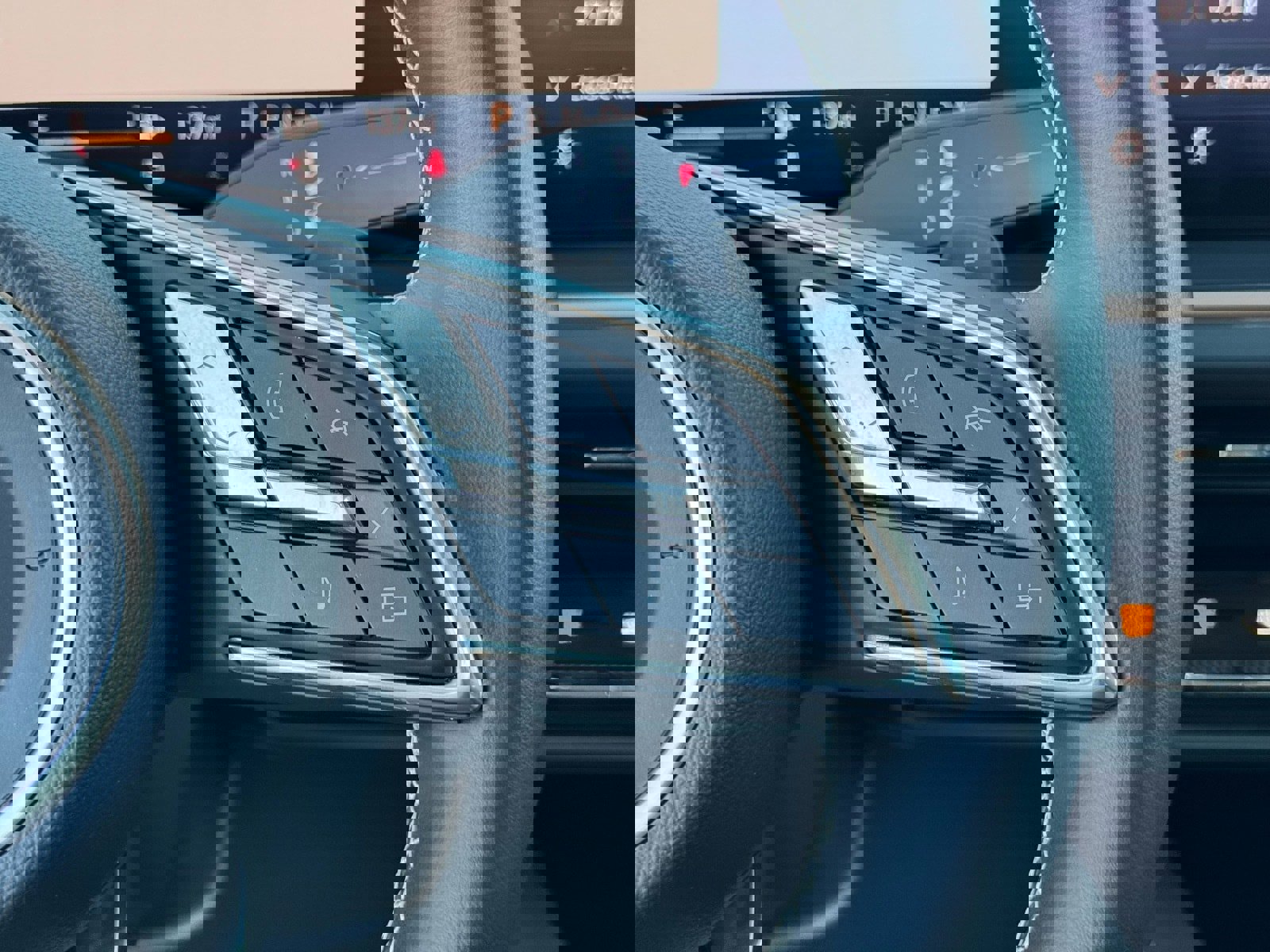 Used 2025 Buick Envision Sport Touring image 25