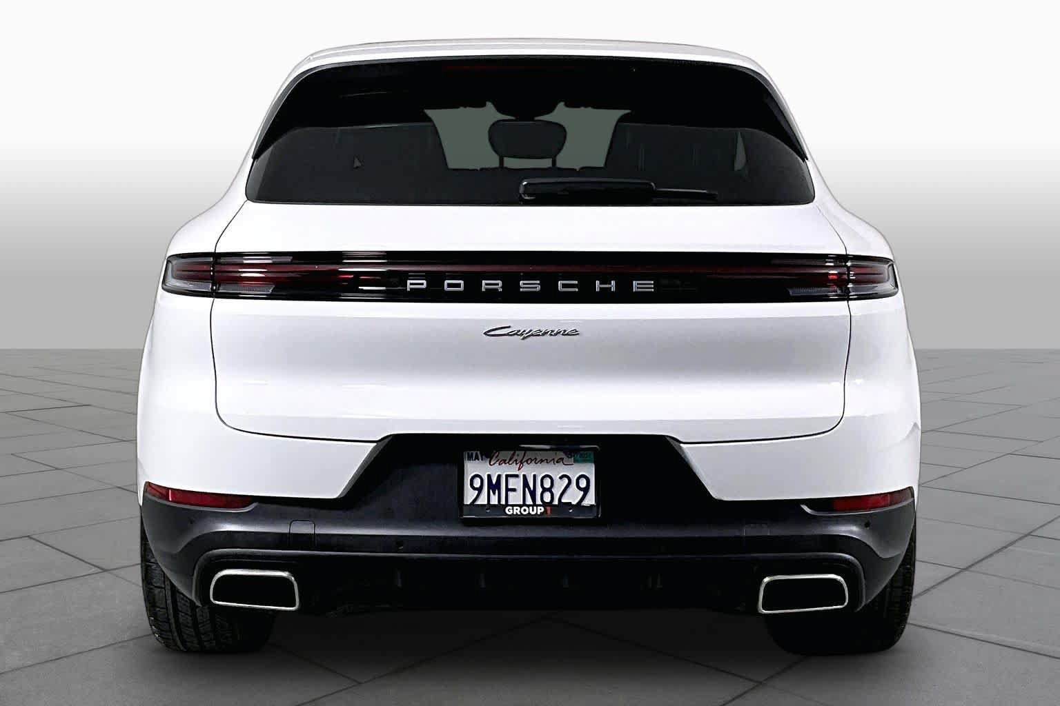 Used 2024 Porsche Cayenne AWD/4WD image 4