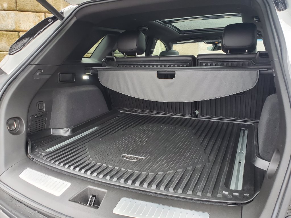 Certified 2023 Cadillac XT5 Premium Luxury w/ LPO, Floor Liner Package AWD/4WD image 44