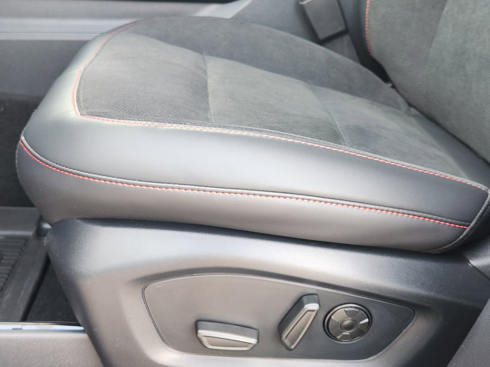 New 2026 Ford Explorer ST w/ Sun And Sound Package AWD/4WD image 21