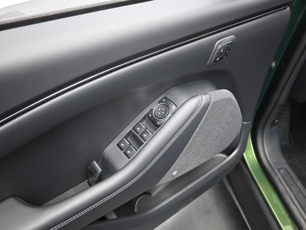 Used 2025 Ford Mustang Mach-E Premium image 9