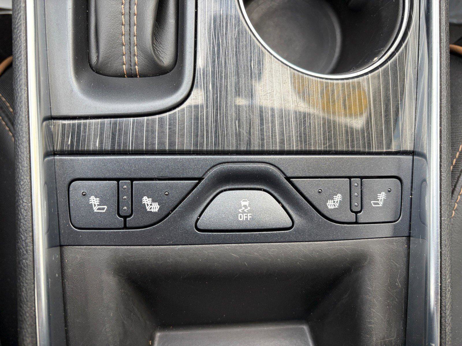 Used 2017 Chevrolet Impala Premier FWD image 17
