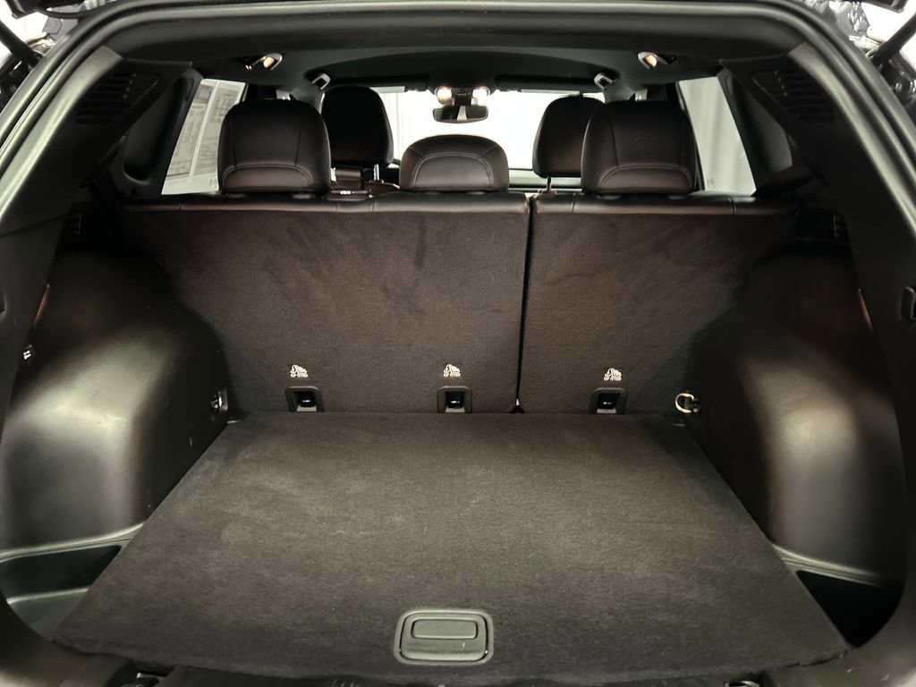 Used 2024 Jeep Compass Limited image 23