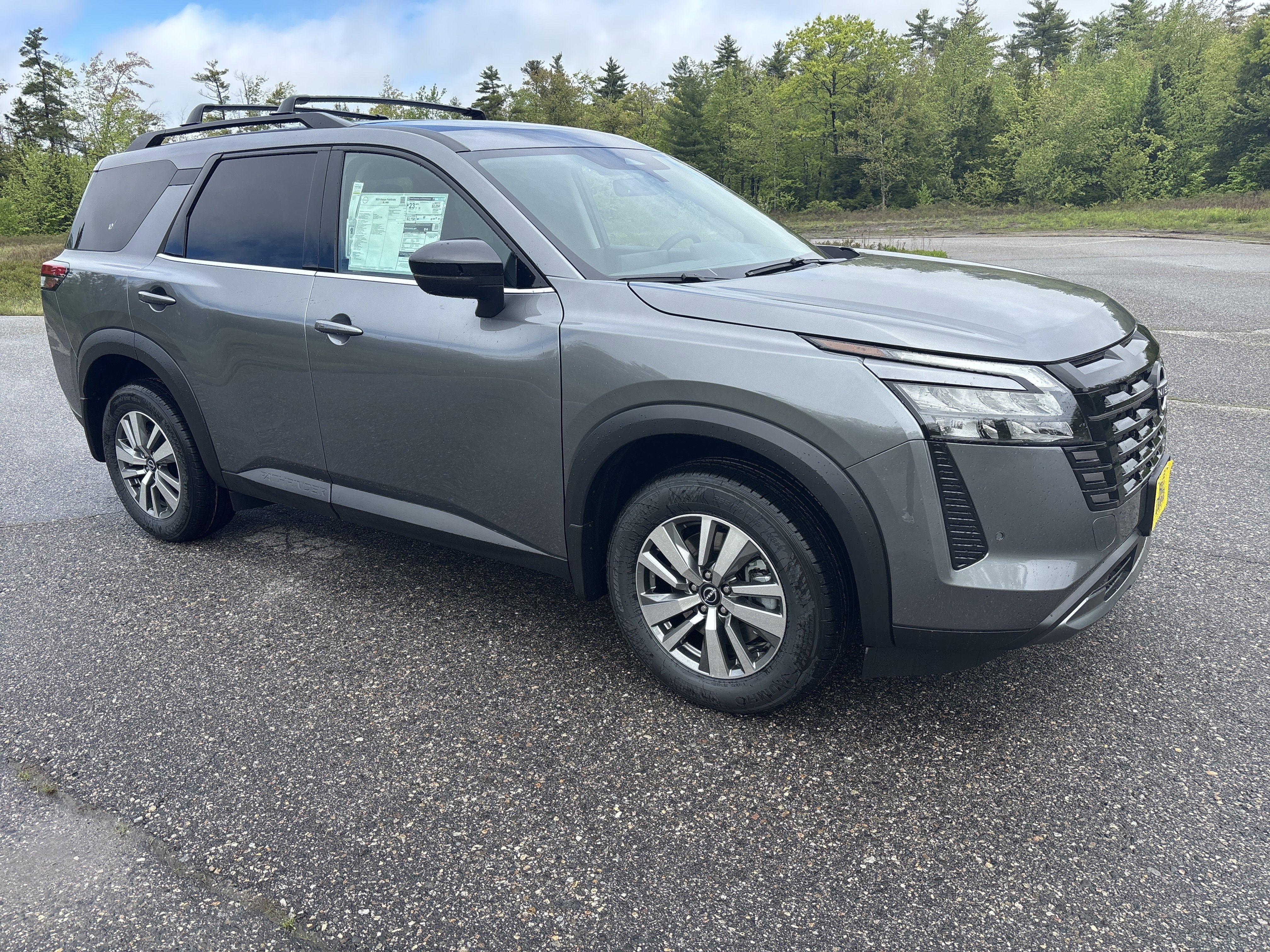 New 2026 Nissan Pathfinder SL AWD/4WD image 9