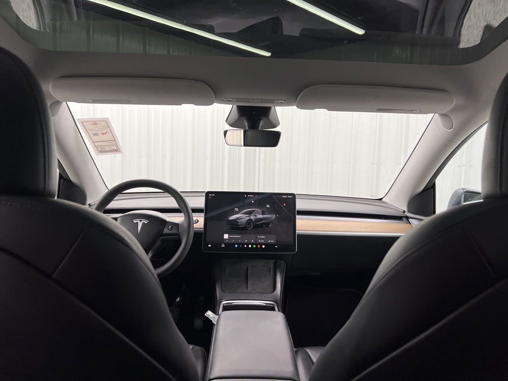 Used 2023 Tesla Model Y Long Range image 16