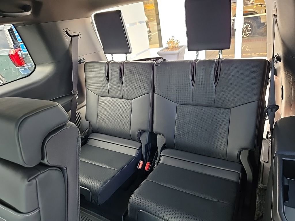 Used 2025 Lexus GX 550 w/ Accessory Package (2T) image 49