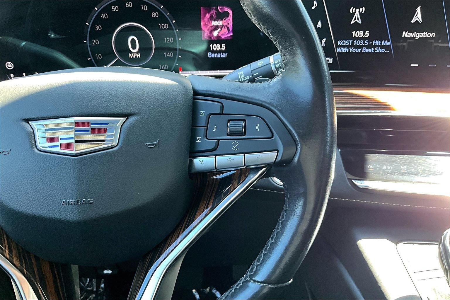 Used 2021 Cadillac Escalade Premium Luxury RWD image 16