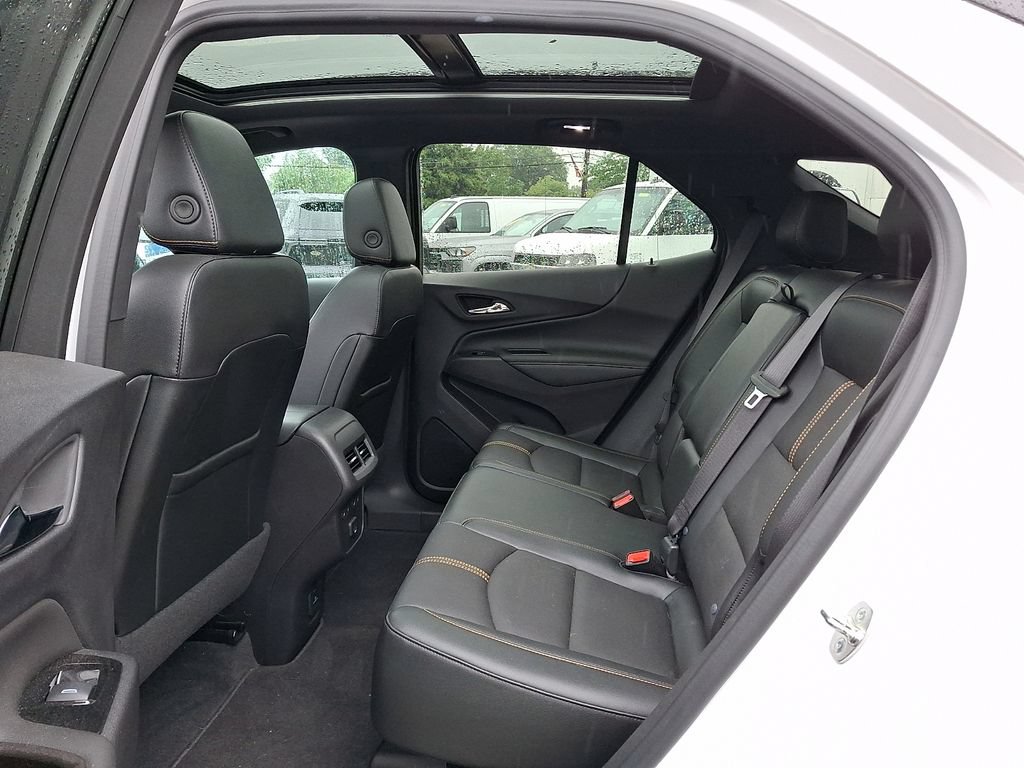 Used 2024 Chevrolet Equinox Premier AWD/4WD image 15