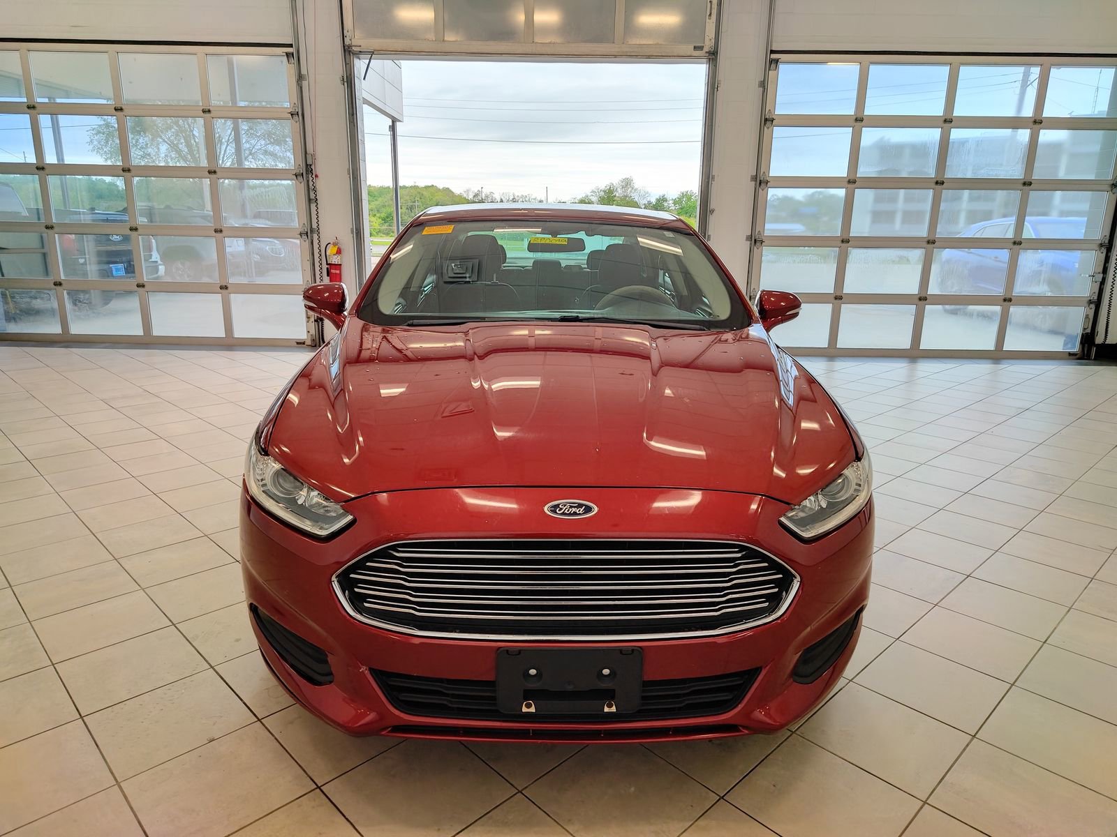 Used 2016 Ford Fusion SE FWD image 8