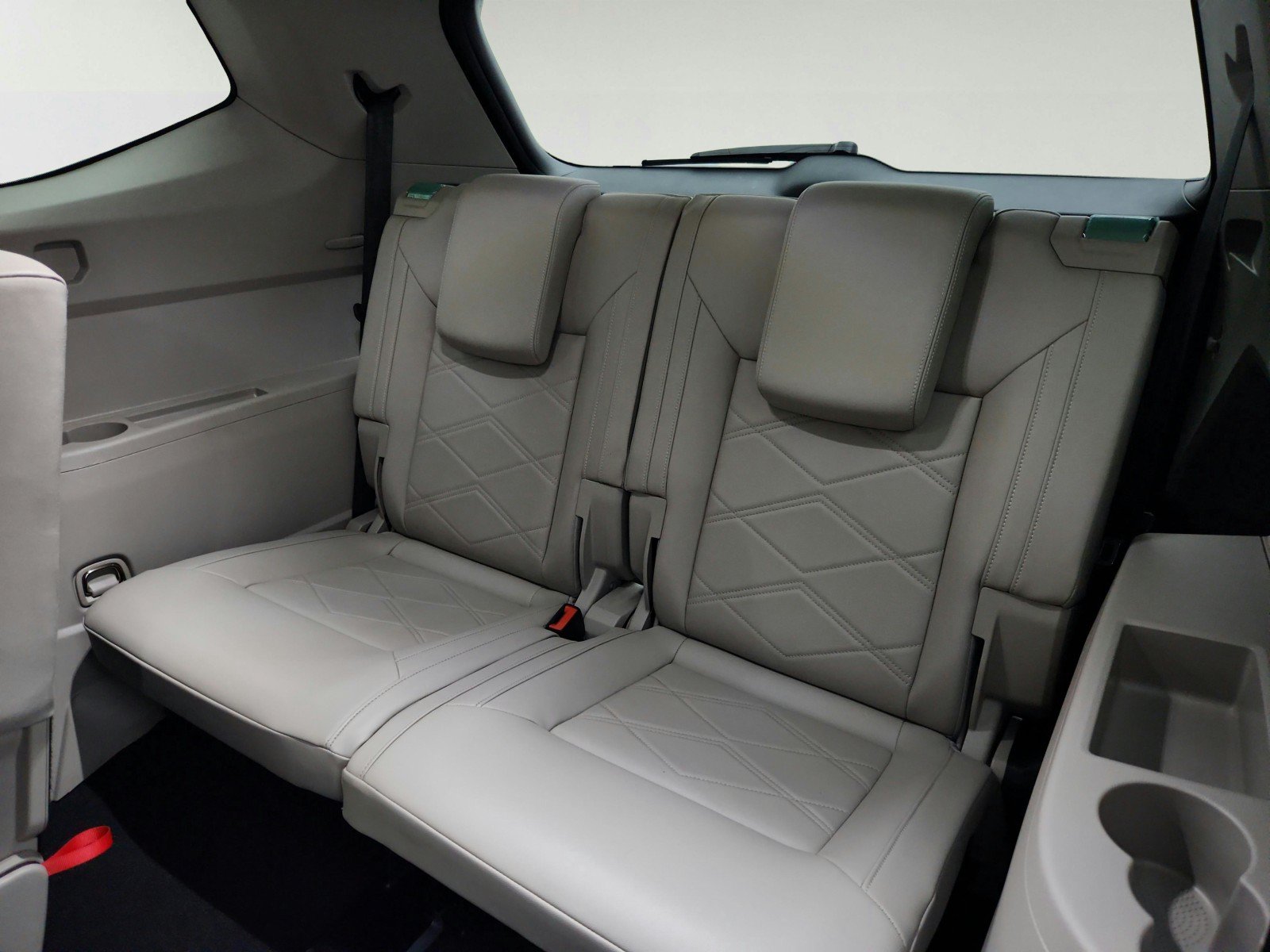Used 2024 Volkswagen Atlas SE w/ Panoramic Sunroof Package FWD image 29