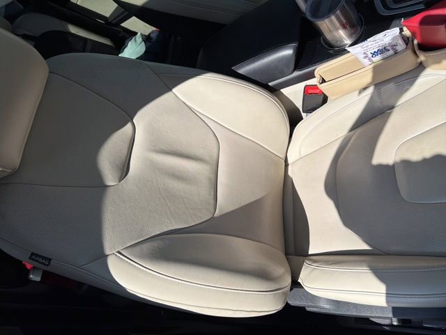 Used 2018 Ford Edge Titanium w/ Equipment Group 302A AWD/4WD image 24