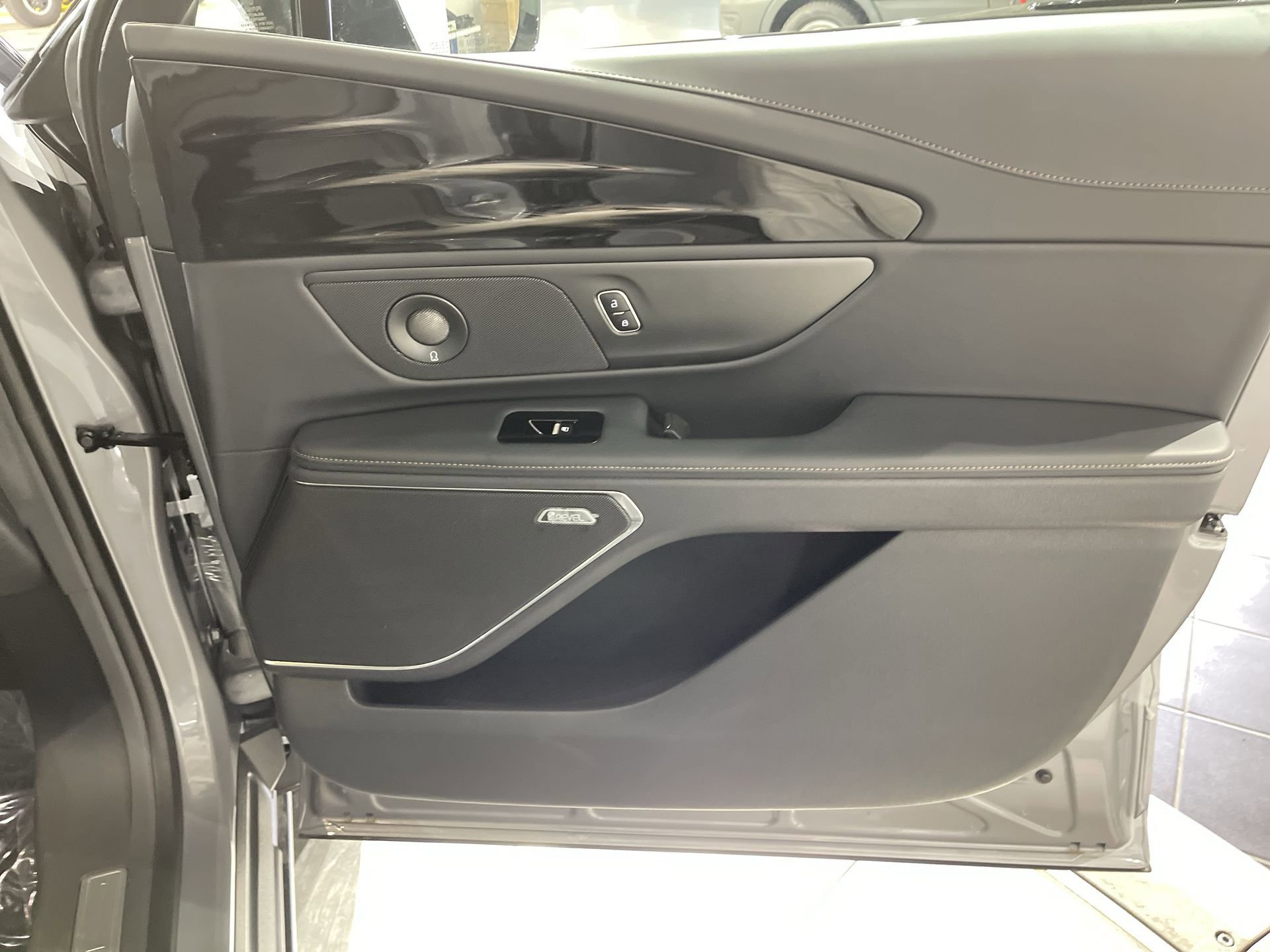 New 2024 Lincoln Nautilus Premier w/ Equipment Group 102A image 33