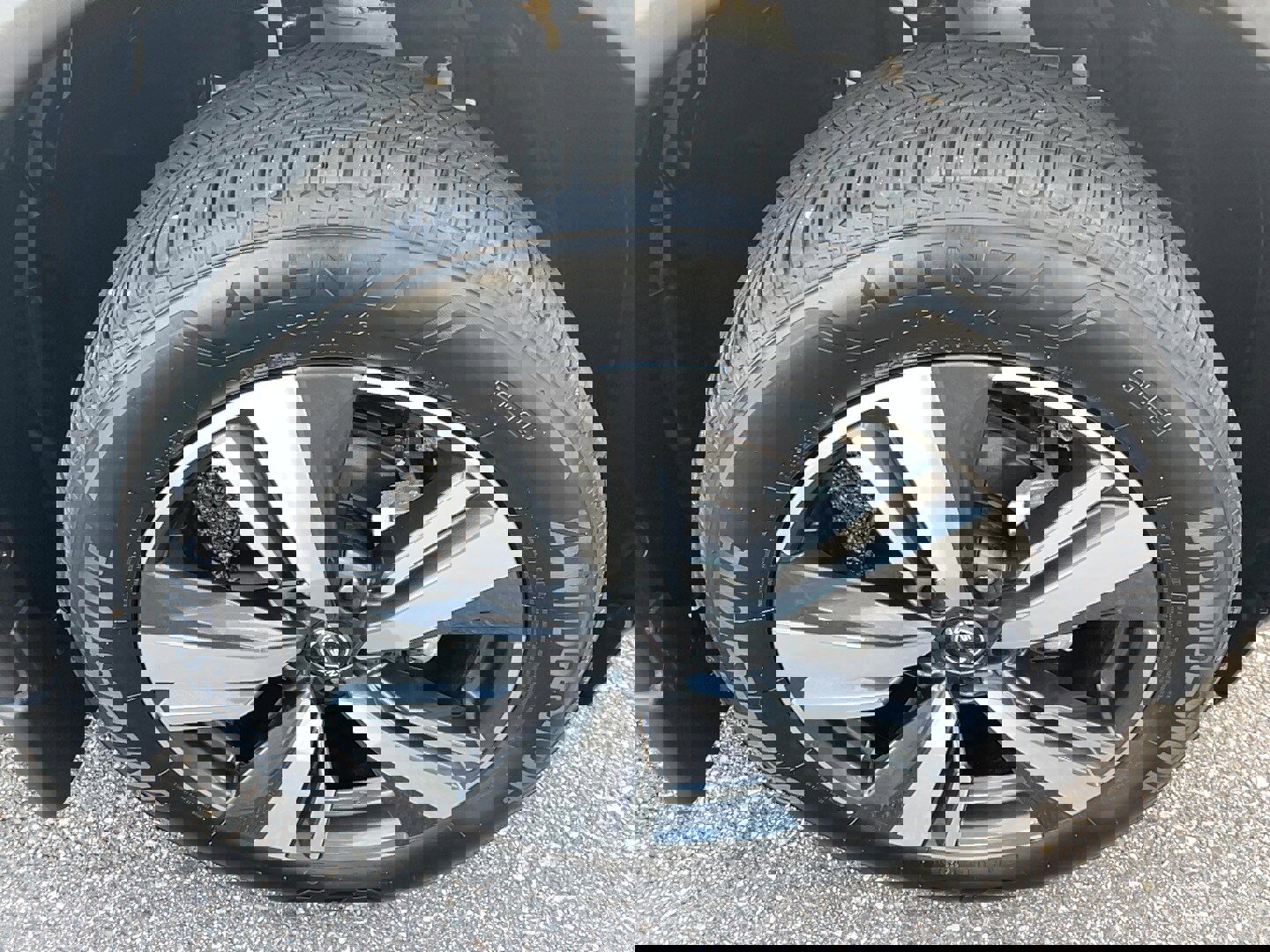 Used 2023 Nissan Rogue SL image 5