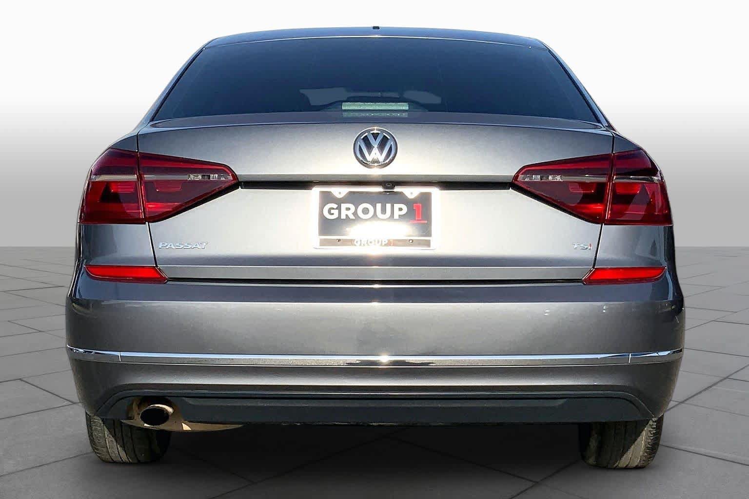 Used 2018 Volkswagen Passat 2.0T S FWD image 5
