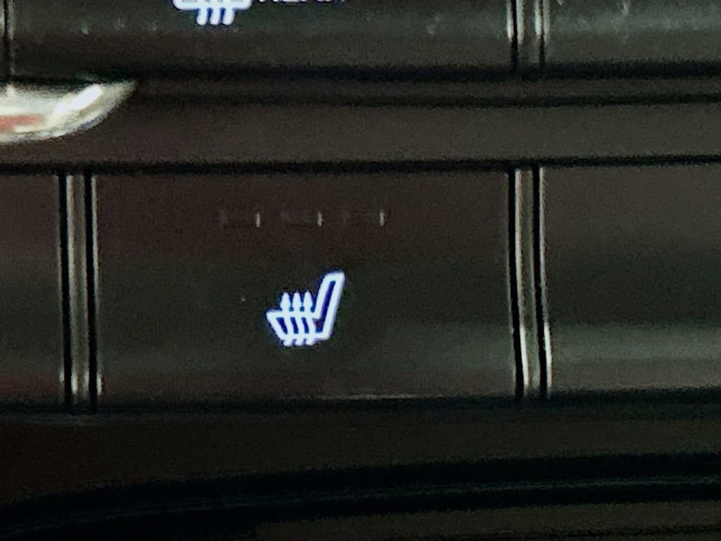 Used 2020 Hyundai Santa Fe SEL w/ Cargo Package FWD image 17