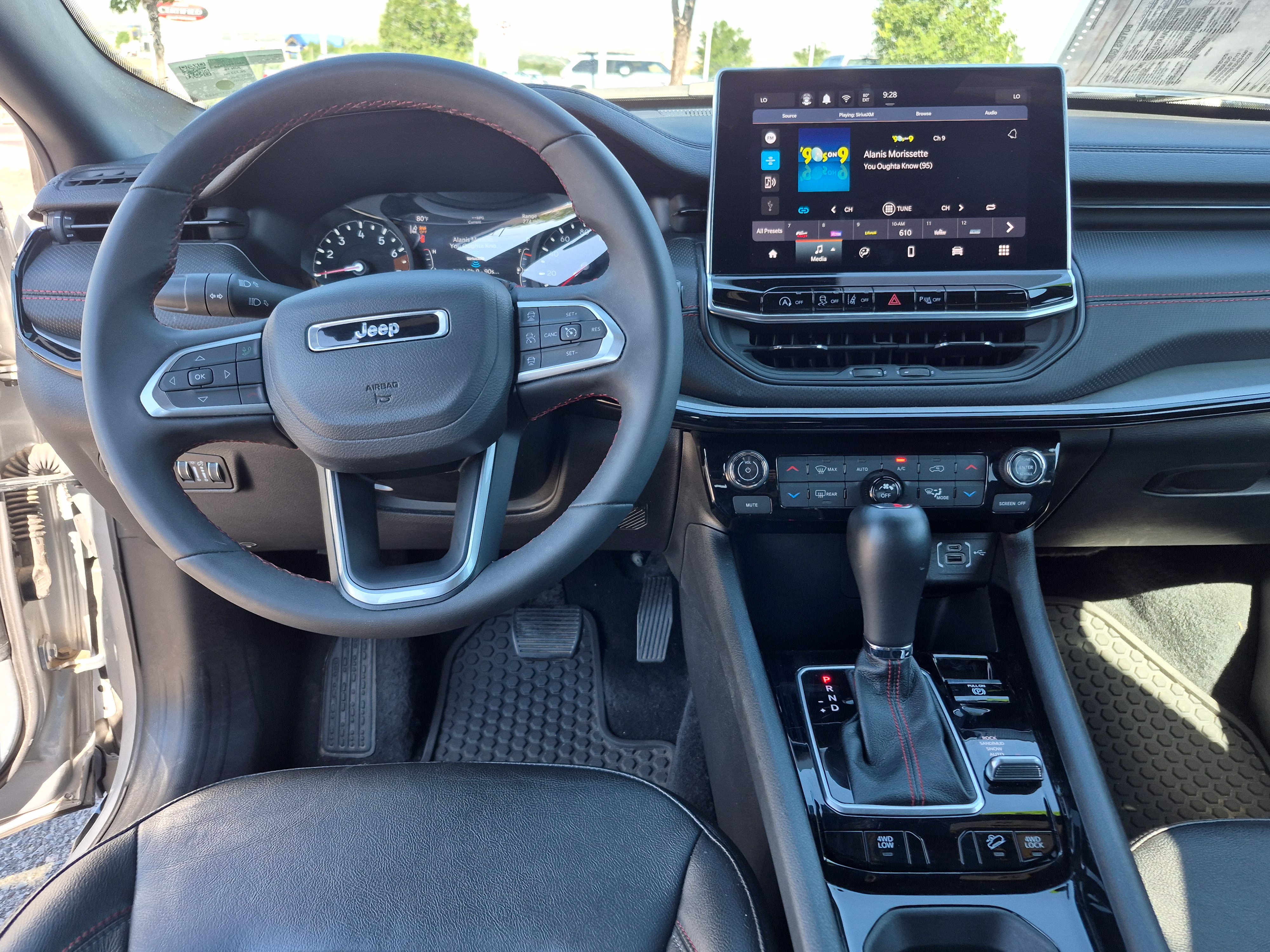 Used 2025 Jeep Compass Trailhawk AWD/4WD image 18