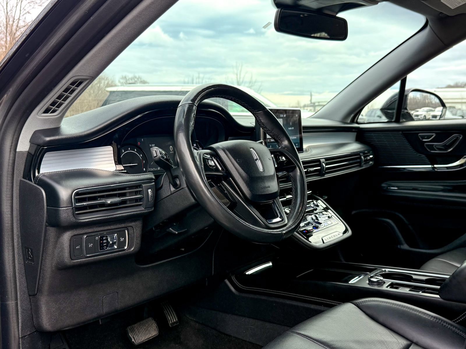 Used 2022 Lincoln Corsair AWD w/ Premium Package image 15
