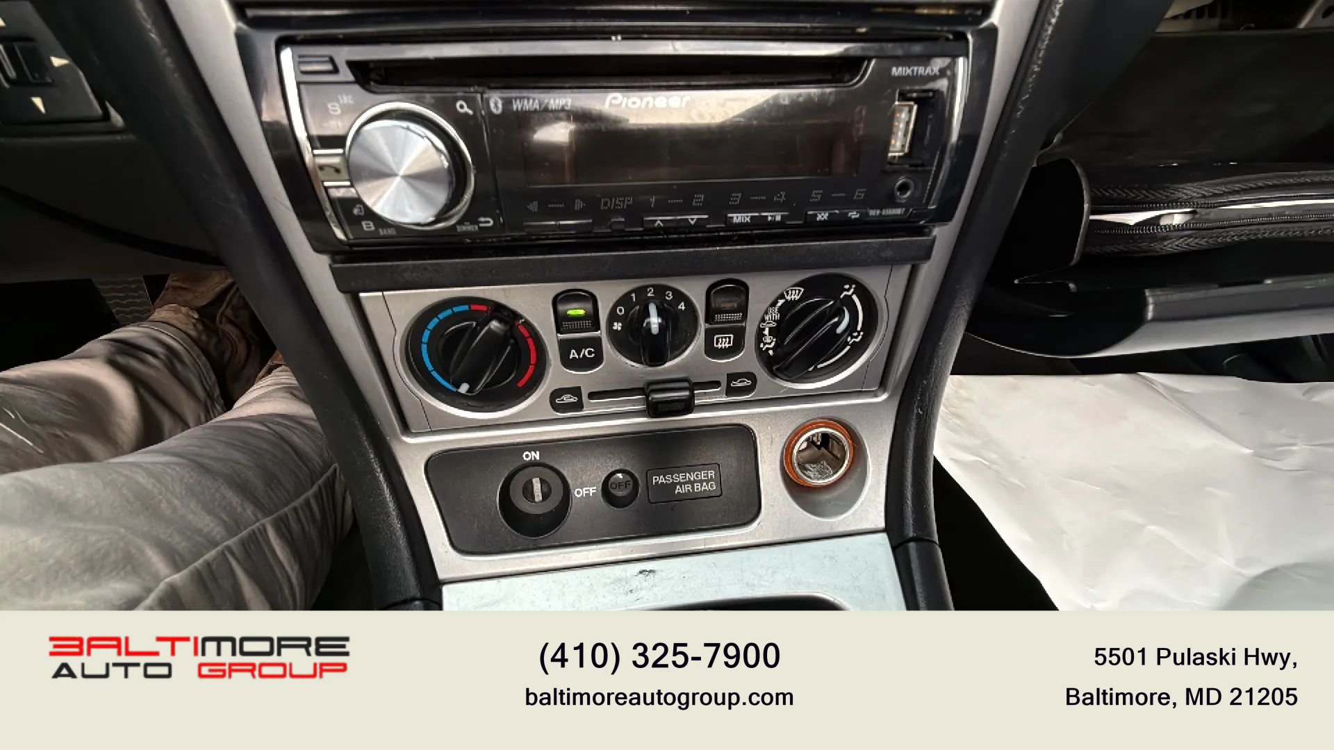 Used 2004 MAZDA MX-5 Miata w/ Cloth Azure Blue Pkg RWD image 39