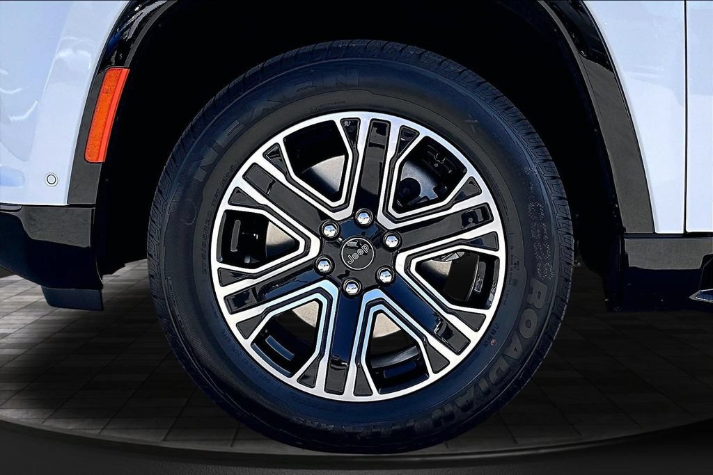 New 2026 Jeep Grand Wagoneer 4WD image 33