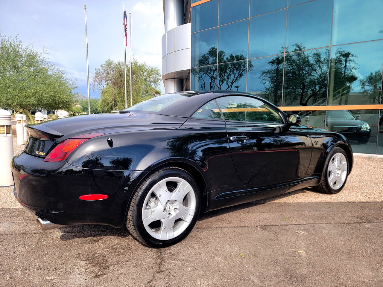 Used 2004 Lexus SC 430 Convertible image 9